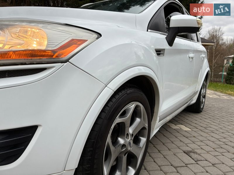 Внедорожник / Кроссовер Ford Kuga 2010 в Тячеве