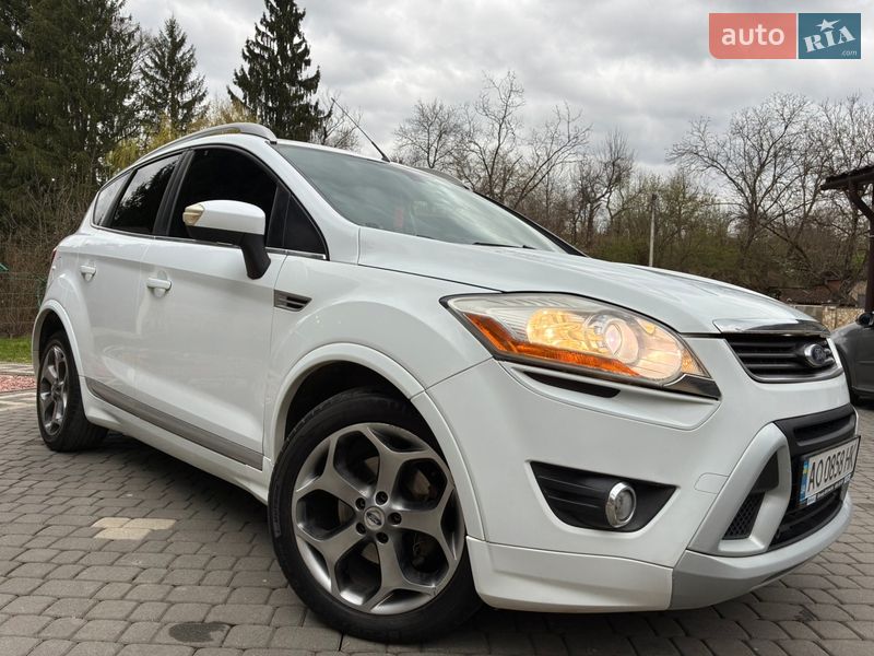 Внедорожник / Кроссовер Ford Kuga 2010 в Тячеве
