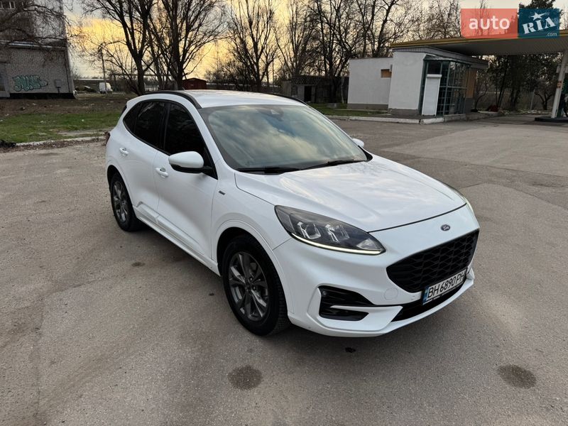 Внедорожник / Кроссовер Ford Kuga 2021 в Днепре