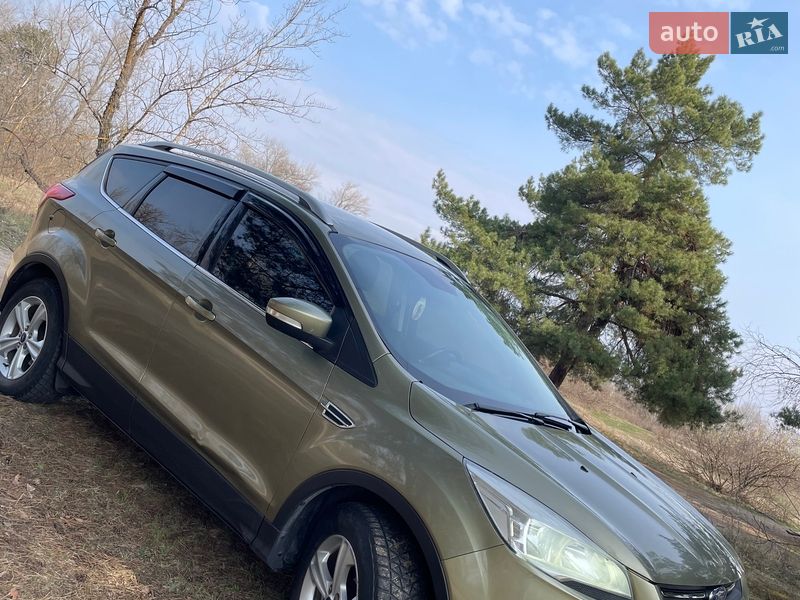 Внедорожник / Кроссовер Ford Kuga 2013 в Киеве