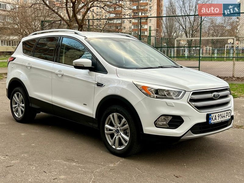 Внедорожник / Кроссовер Ford Kuga 2016 в Киеве фото 8 Внедорожник / Кроссовер Ford Kuga 2016 в Киеве
