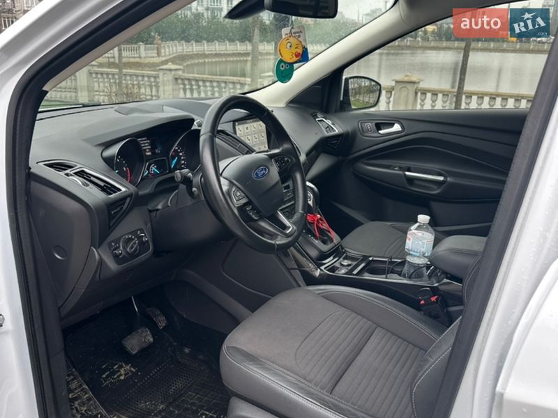 Внедорожник / Кроссовер Ford Kuga 2019 в Ивано-Франковске