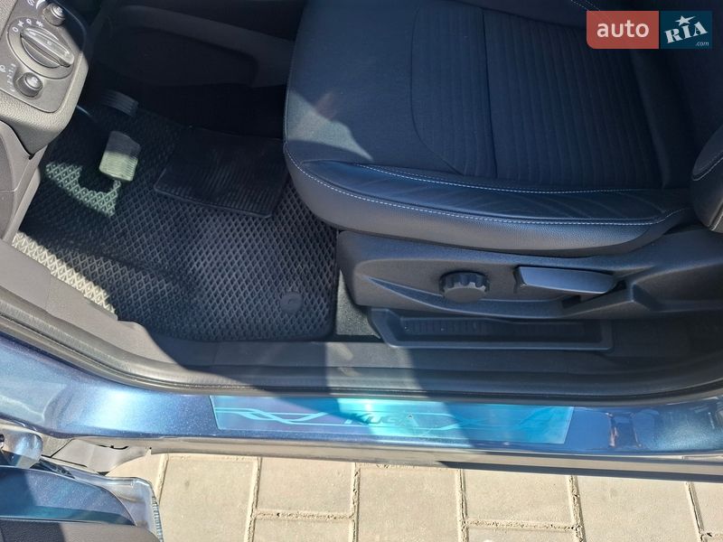 Позашляховик / Кросовер Ford Kuga 2019 в Черкасах