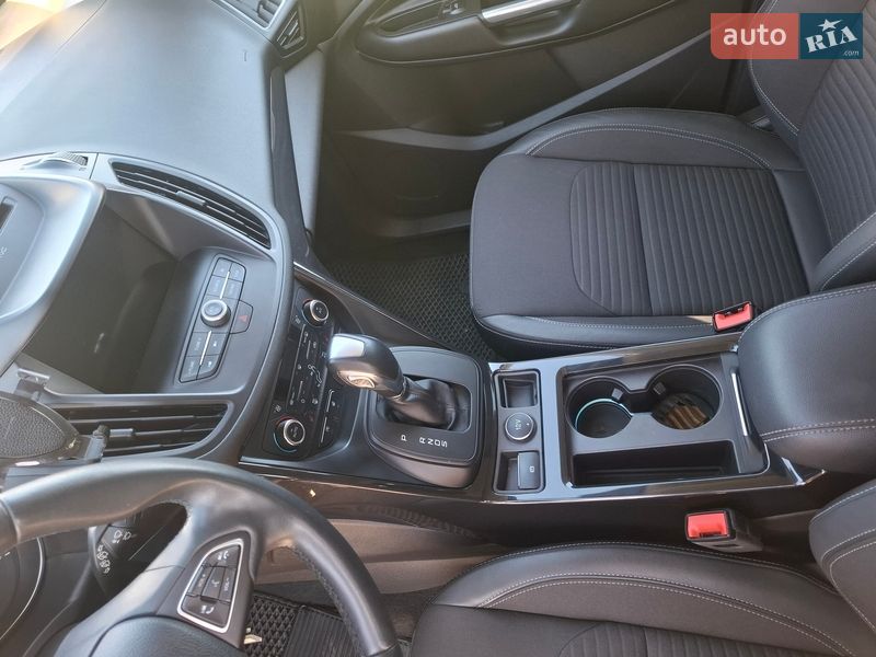 Позашляховик / Кросовер Ford Kuga 2019 в Черкасах