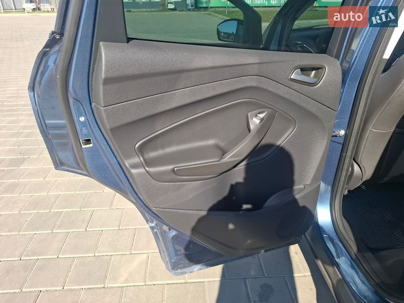 Позашляховик / Кросовер Ford Kuga 2019 в Черкасах