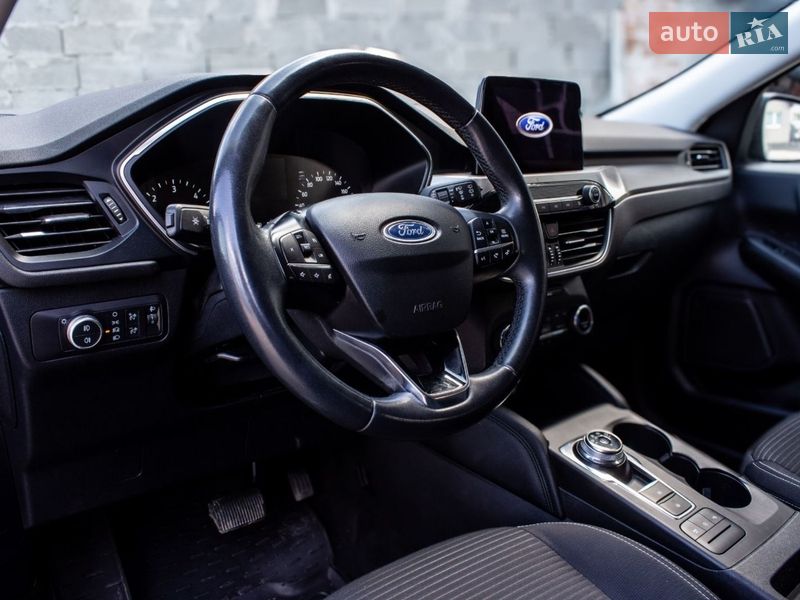Внедорожник / Кроссовер Ford Kuga 2020 в Львове