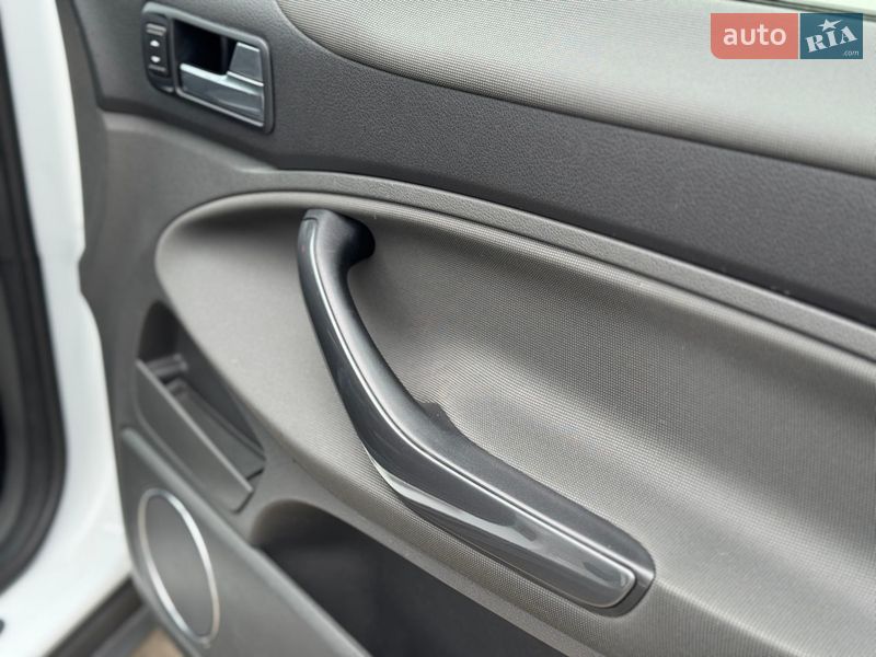 Позашляховик / Кросовер Ford Kuga 2010 в Сарнах