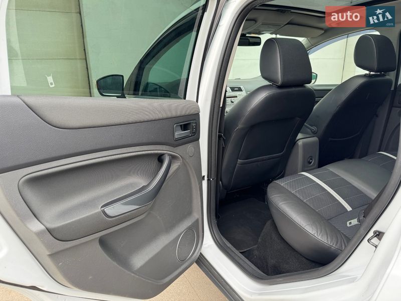 Позашляховик / Кросовер Ford Kuga 2010 в Сарнах