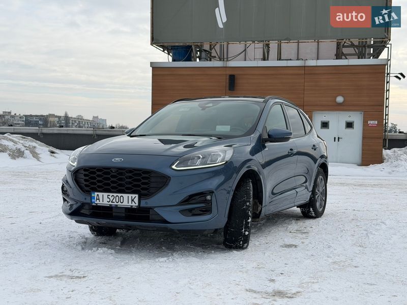 Позашляховик / Кросовер Ford Kuga 2022 в Києві