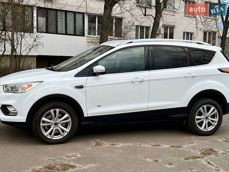 Внедорожник / Кроссовер Ford Kuga 2016 в Киеве фото 7 Внедорожник / Кроссовер Ford Kuga 2016 в Киеве