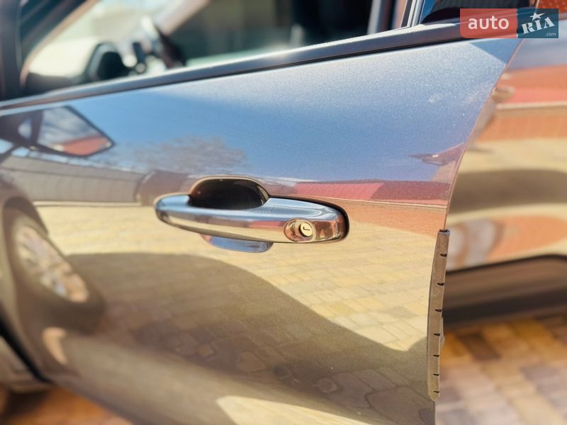 Внедорожник / Кроссовер Ford Kuga 2021 в Ромнах