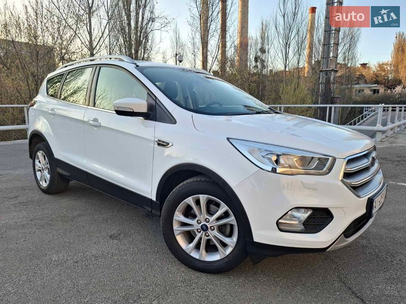 Позашляховик / Кросовер Ford Kuga 2019 в Києві