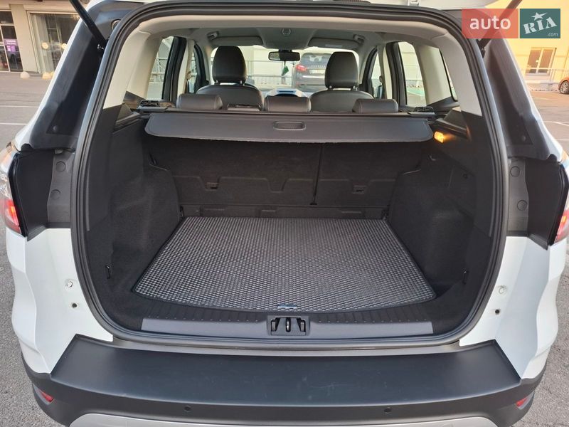 Позашляховик / Кросовер Ford Kuga 2019 в Києві