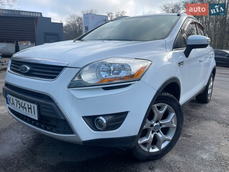 Внедорожник / Кроссовер Ford Kuga 2012 в Киеве