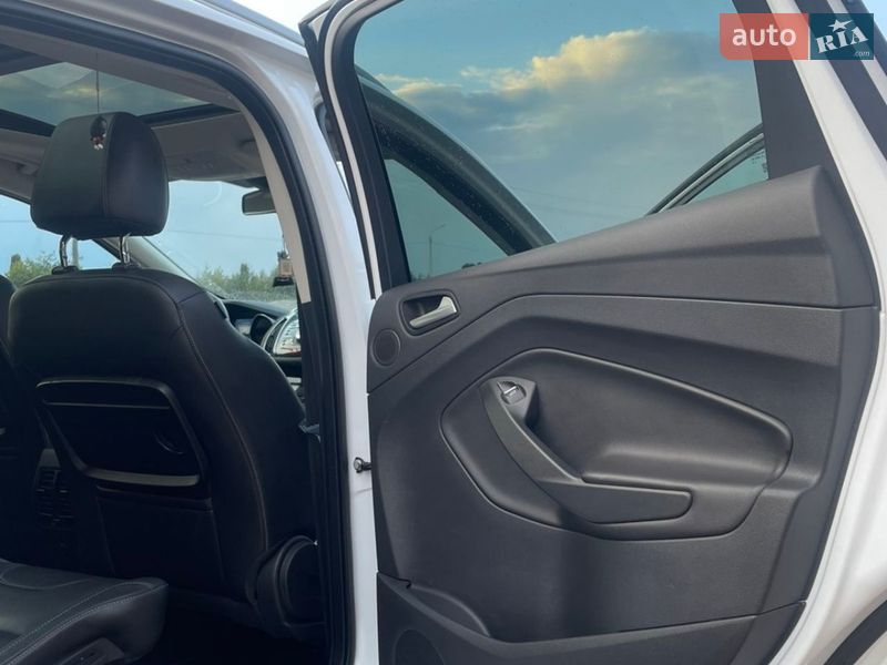 Позашляховик / Кросовер Ford Kuga 2015 в Житомирі