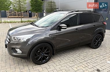 Внедорожник / Кроссовер Ford Kuga 2019 в Киеве