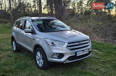 Позашляховик / Кросовер Ford Kuga 2019 в Добропіллі