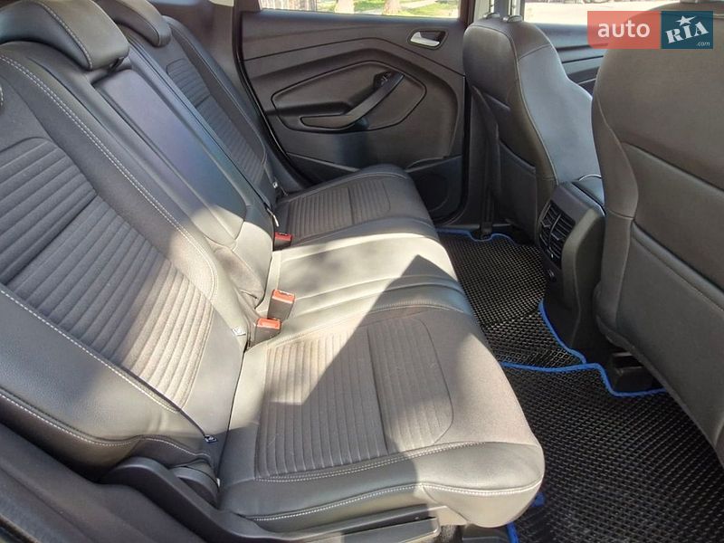 Внедорожник / Кроссовер Ford Kuga 2019 в Миргороде