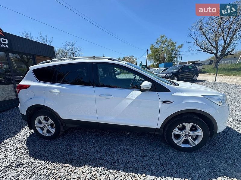 Позашляховик / Кросовер Ford Kuga 2016 в Мостиській