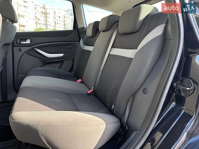 Позашляховик / Кросовер Ford Kuga 2010 в Києві