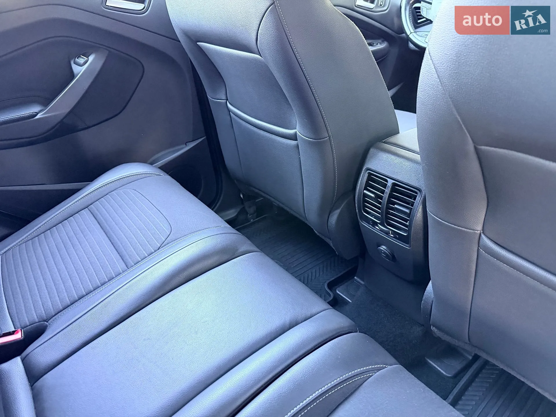 2019 Ford Kuga - мініатюра 106