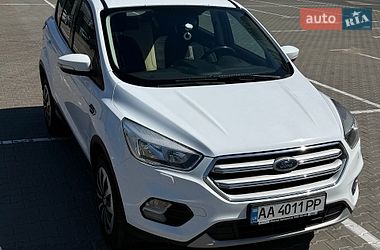 Позашляховик / Кросовер Ford Kuga 2019 в Києві