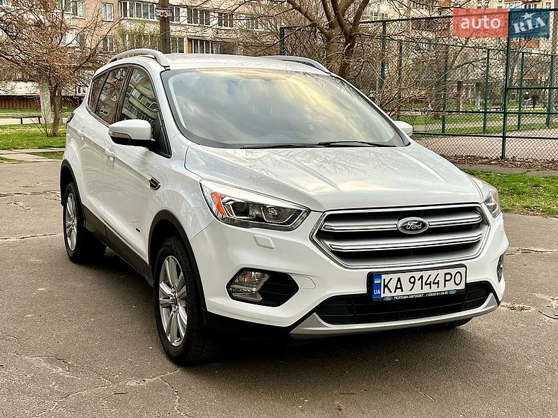 Внедорожник / Кроссовер Ford Kuga 2016 в Киеве
