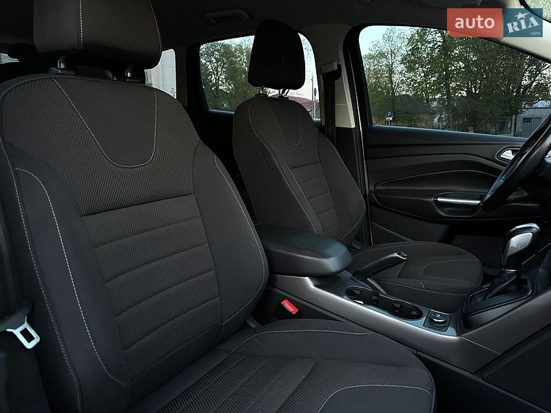 Позашляховик / Кросовер Ford Kuga 2015 в Чернігові