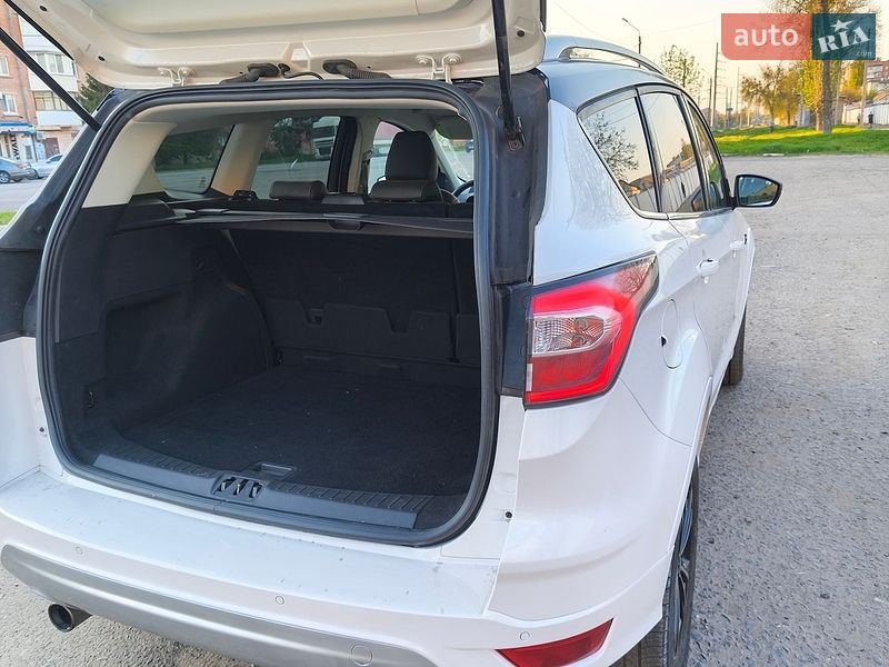 Внедорожник / Кроссовер Ford Kuga 2019 в Полтаве