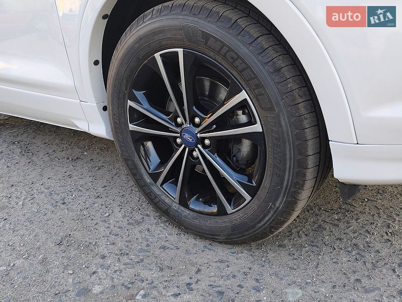 Внедорожник / Кроссовер Ford Kuga 2019 в Полтаве