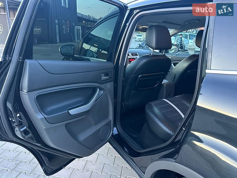 Внедорожник / Кроссовер Ford Kuga 2012 в Луцке