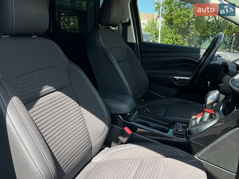 Позашляховик / Кросовер Ford Kuga 2019 в Івано-Франківську