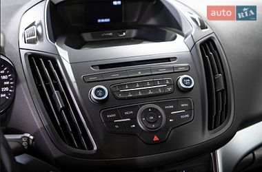 Позашляховик / Кросовер Ford Kuga 2017 в Чернігові