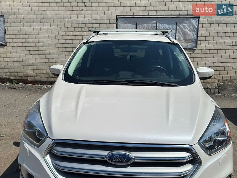 Позашляховик / Кросовер Ford Kuga 2016 в Решетилівці