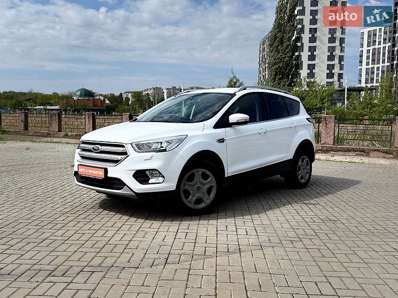 Позашляховик / Кросовер Ford Kuga 2019 в Кропивницькому