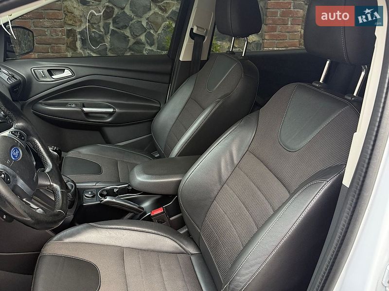 Позашляховик / Кросовер Ford Kuga 2015 в Львові
