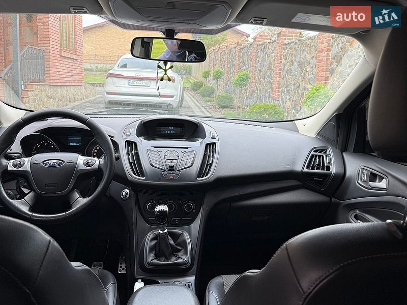 Позашляховик / Кросовер Ford Kuga 2015 в Львові