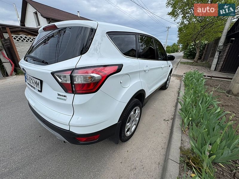Внедорожник / Кроссовер Ford Kuga 2017 в Киеве