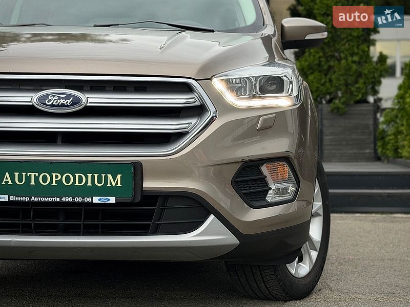 Позашляховик / Кросовер Ford Kuga 2019 в Києві