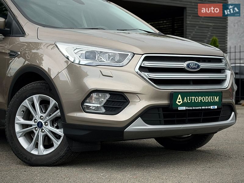 Позашляховик / Кросовер Ford Kuga 2019 в Києві