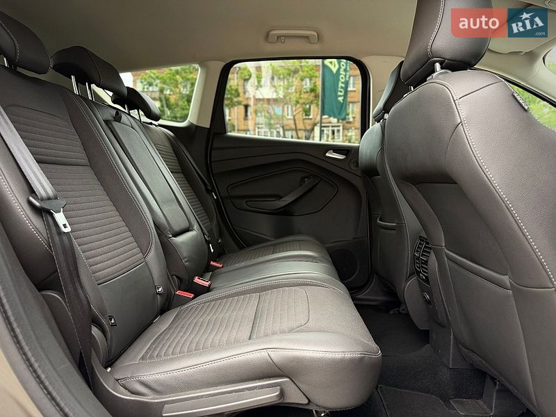 Позашляховик / Кросовер Ford Kuga 2019 в Києві