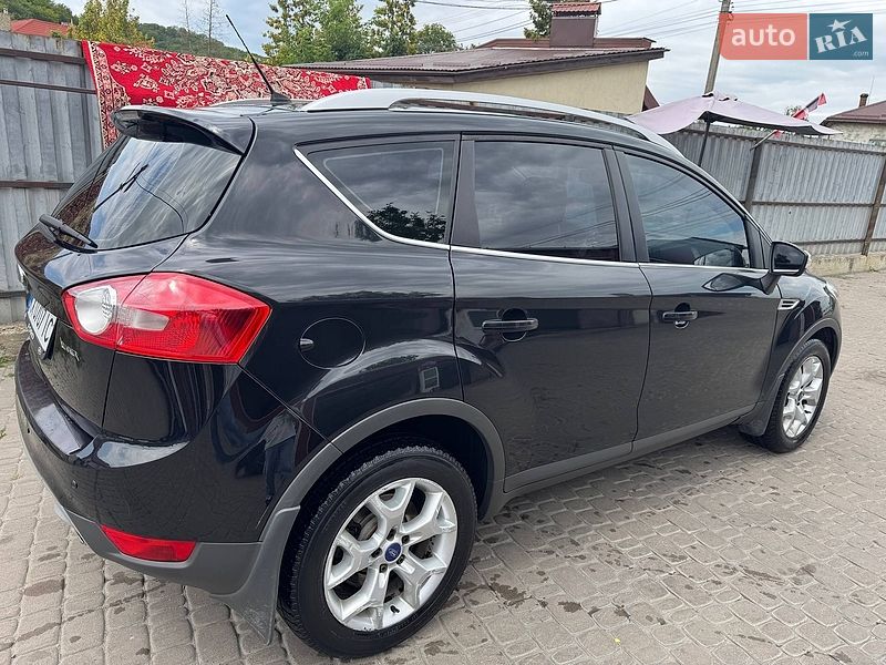 Внедорожник / Кроссовер Ford Kuga 2012 в Винниках