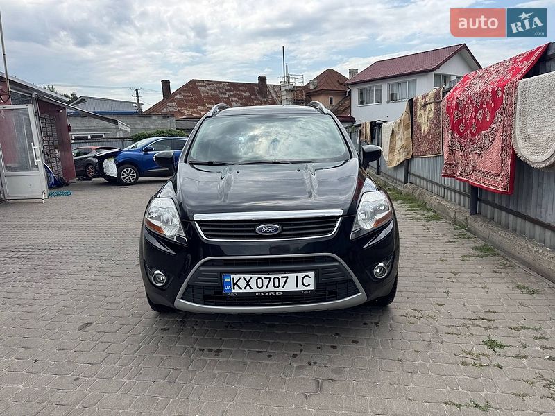 Внедорожник / Кроссовер Ford Kuga 2012 в Винниках