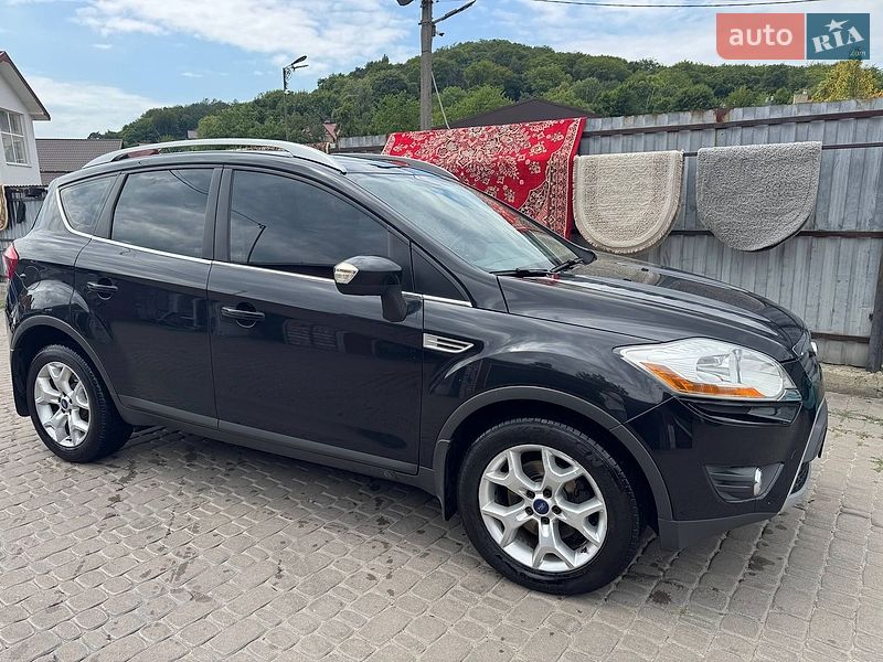 Внедорожник / Кроссовер Ford Kuga 2012 в Винниках