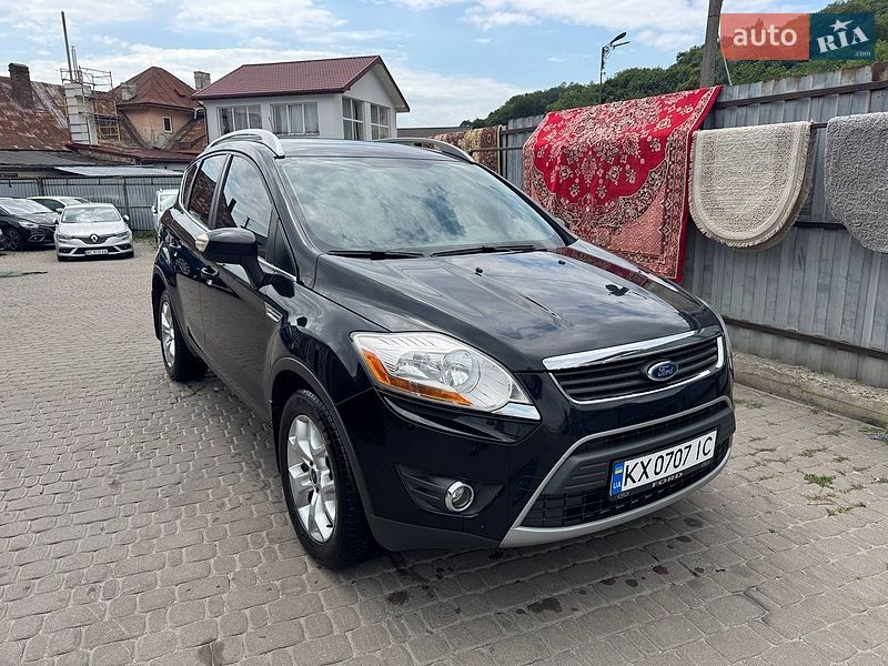 Внедорожник / Кроссовер Ford Kuga 2012 в Винниках