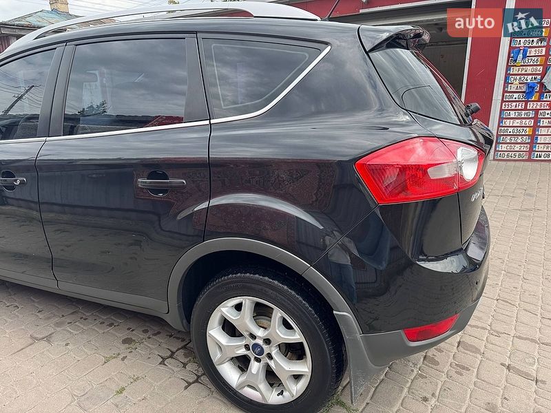 Внедорожник / Кроссовер Ford Kuga 2012 в Винниках
