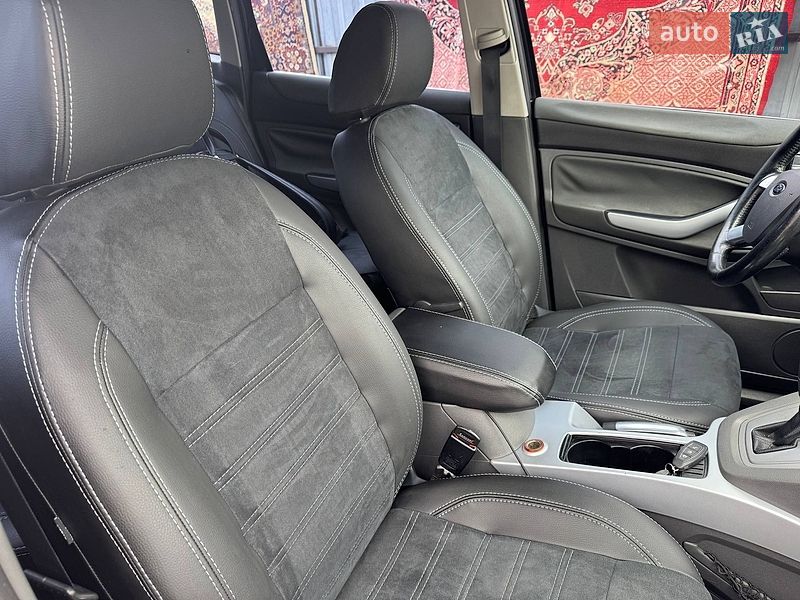 Внедорожник / Кроссовер Ford Kuga 2012 в Винниках