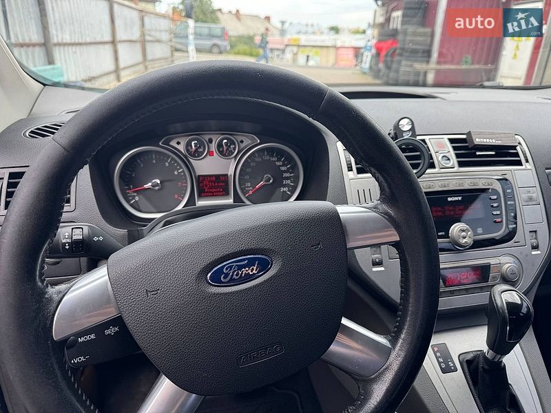Внедорожник / Кроссовер Ford Kuga 2012 в Винниках