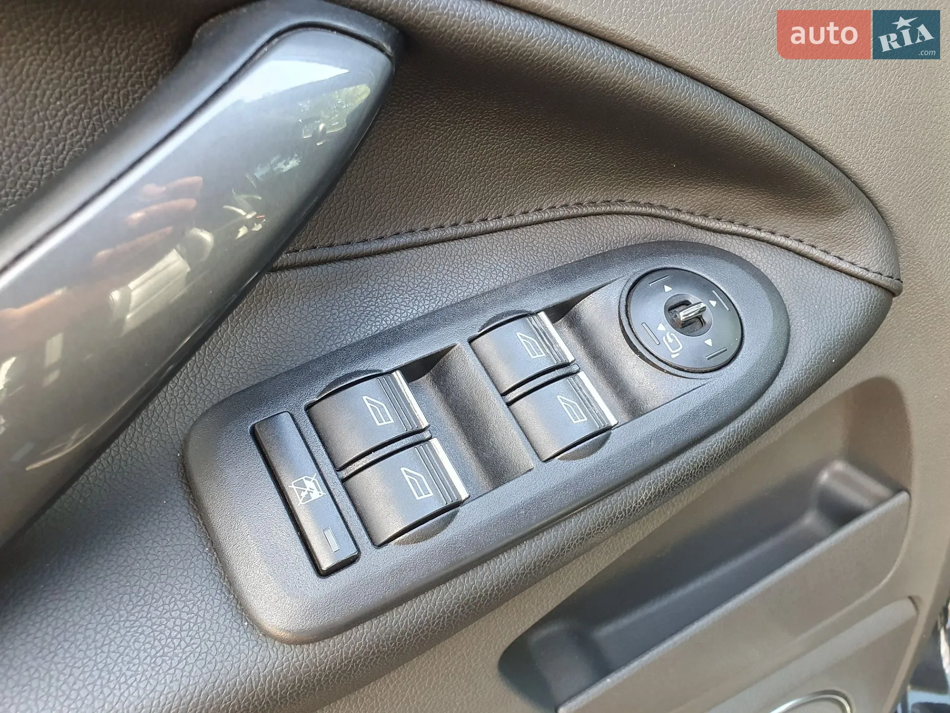 2011 Ford Kuga - мініатюра 26