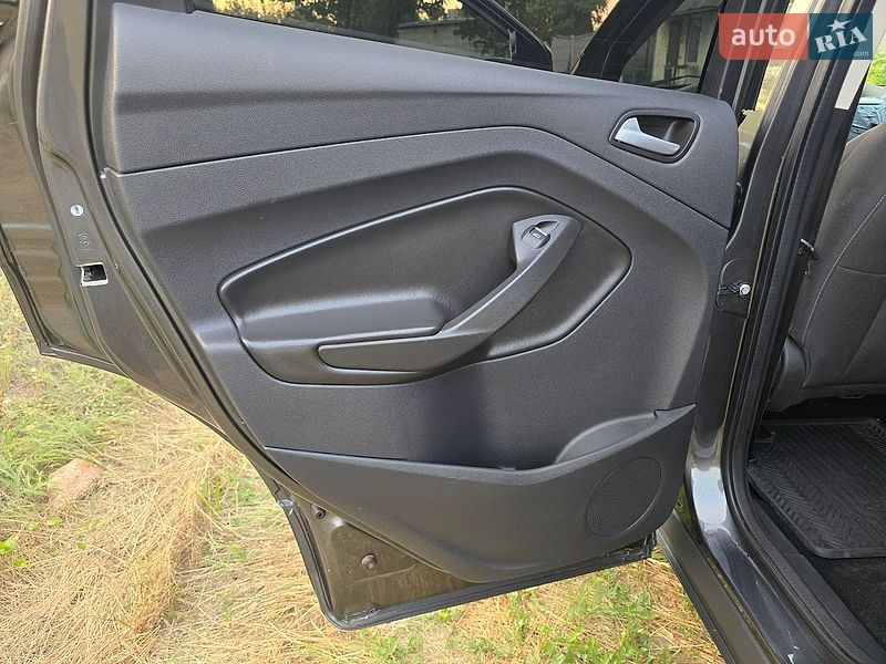 Внедорожник / Кроссовер Ford Kuga 2016 в Днепре